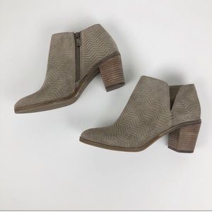 Lucky Brand Side Cutout Suede Ankle Boots Sz 7